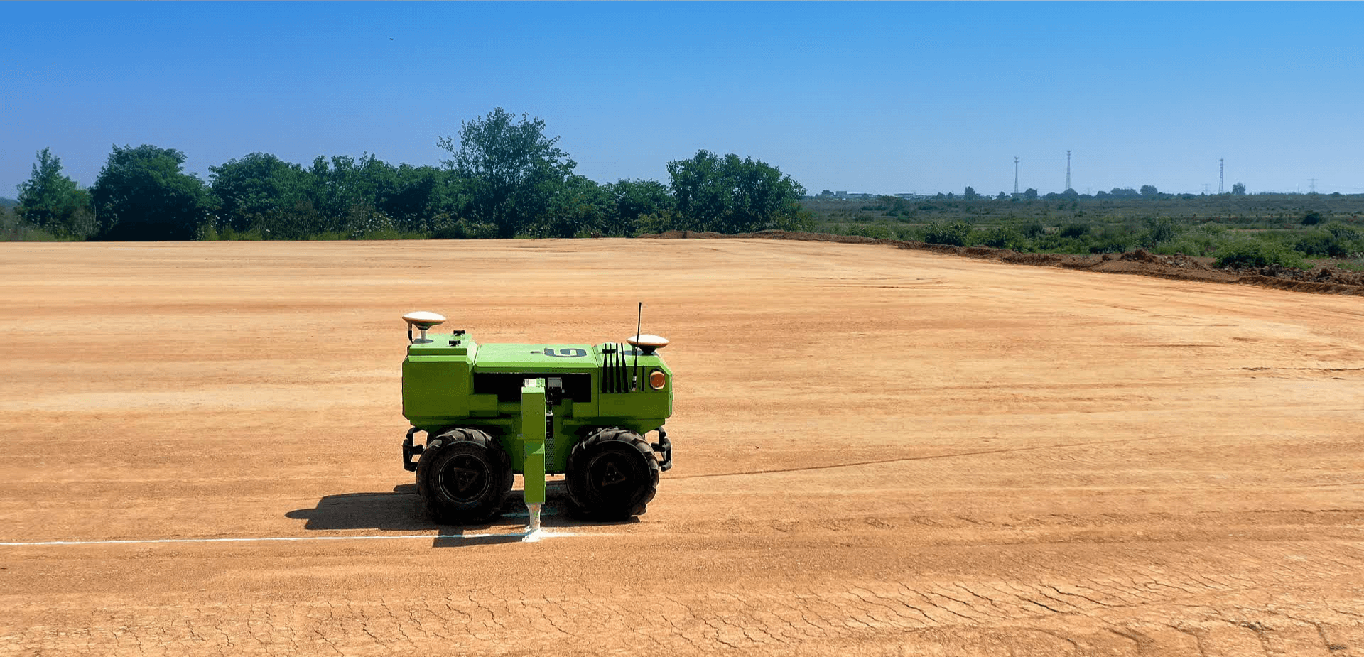 Wuju is an intelligent measurement robot that can automatically measure, mark, and draw lines on roads. It mainly serves the edge piles, center piles, elevation control involved in roadbed construction filling and excavation, precise leveling, pipe culvert excavation and other measurement and layout processes. Through efficient and accurate measurement and layout, it improves overall construction efficiency and quality.